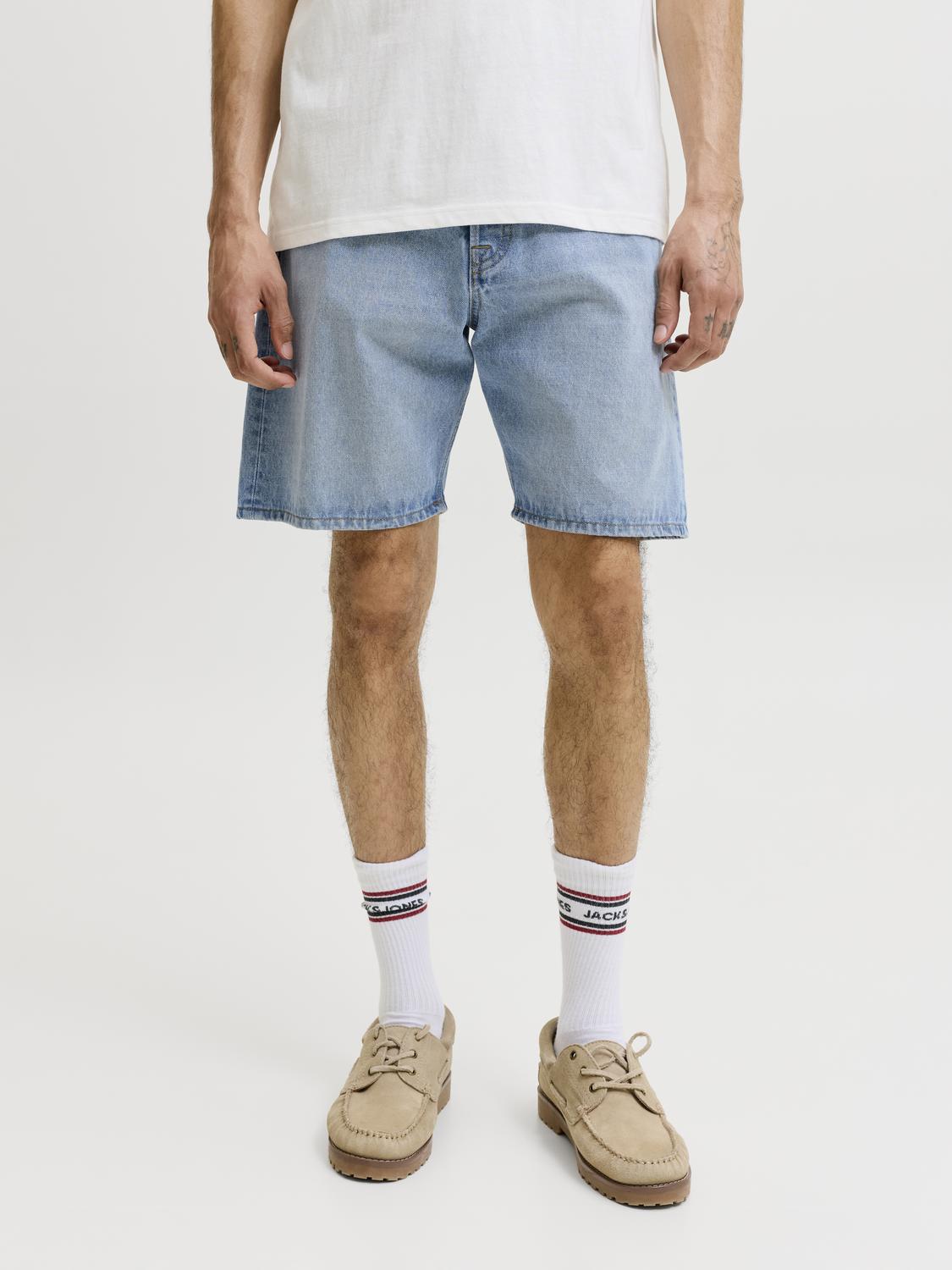 model_shot-front